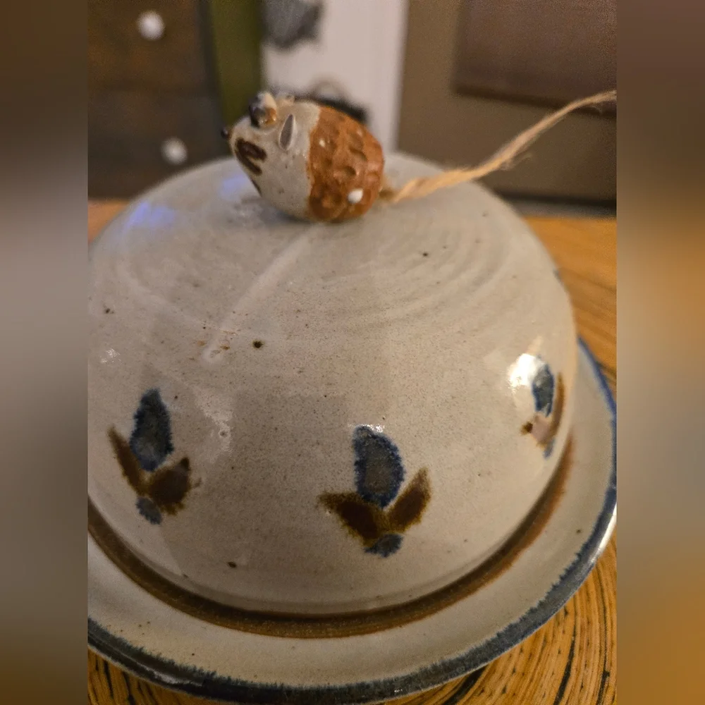Cheese pottery dish wish mouse- signed